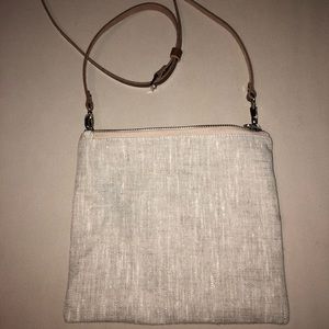 Independent Reign Clutch